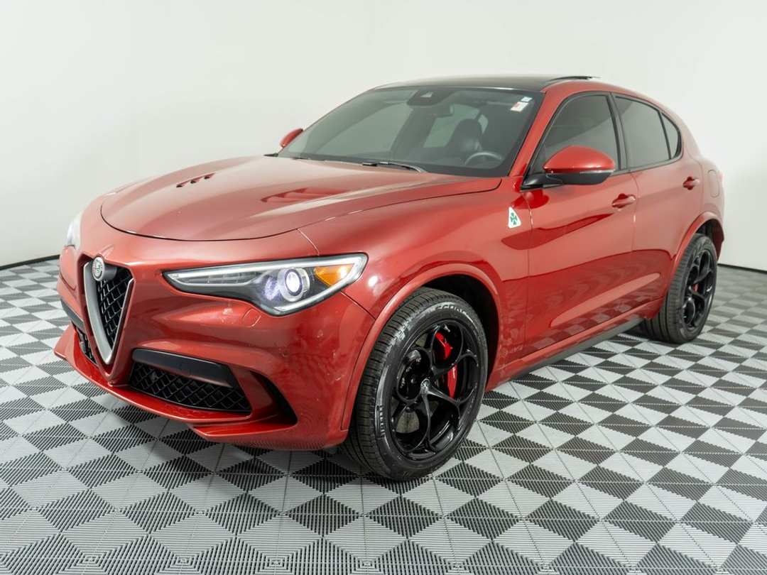 2018 Alfa Romeo Stelvio Quadrifoglio - Image 3