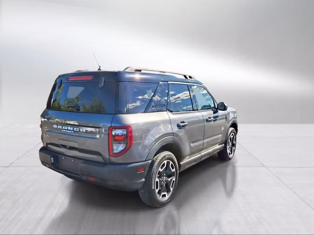 2024 Ford Bronco Sport Outer Banks - Image 3