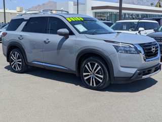 2025 Nissan Pathfinder Platinum