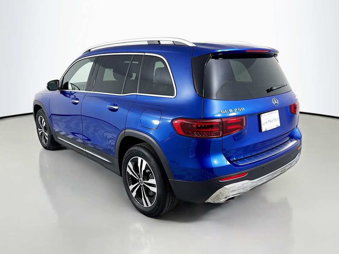 2026 Mercedes-Benz GLB GLB 250 - Image 3