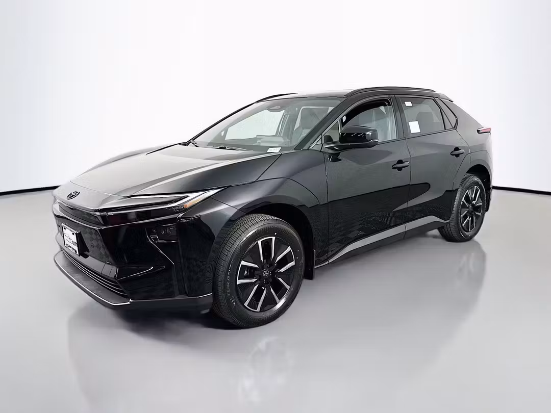 2026 Toyota Bz XLE Plus - Image 3