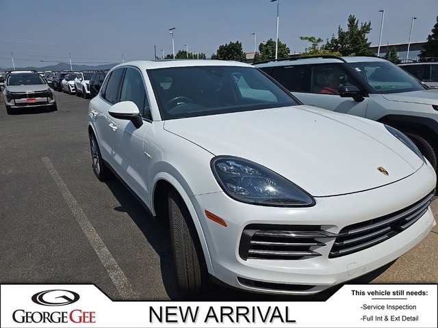 2019 Porsche Cayenne E-Hybrid Base