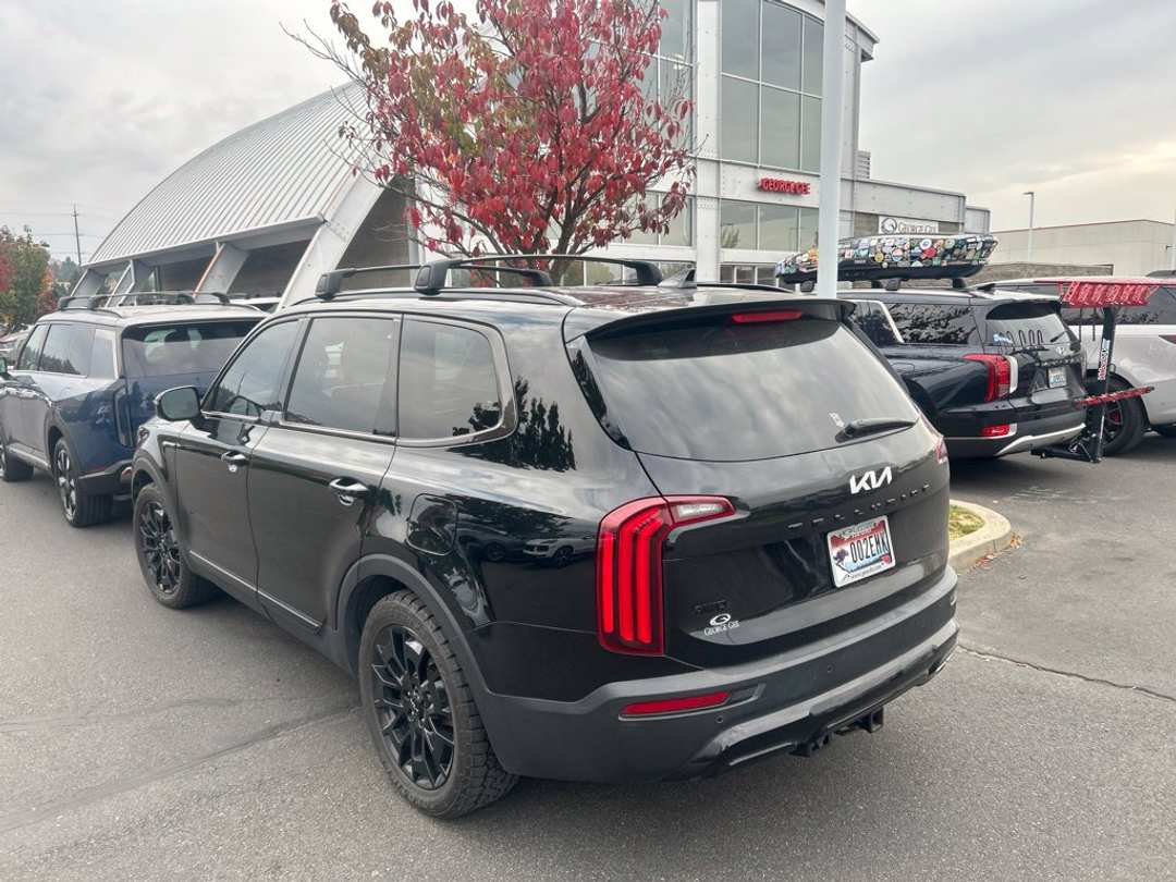 2022 Kia Telluride SX - Image 2