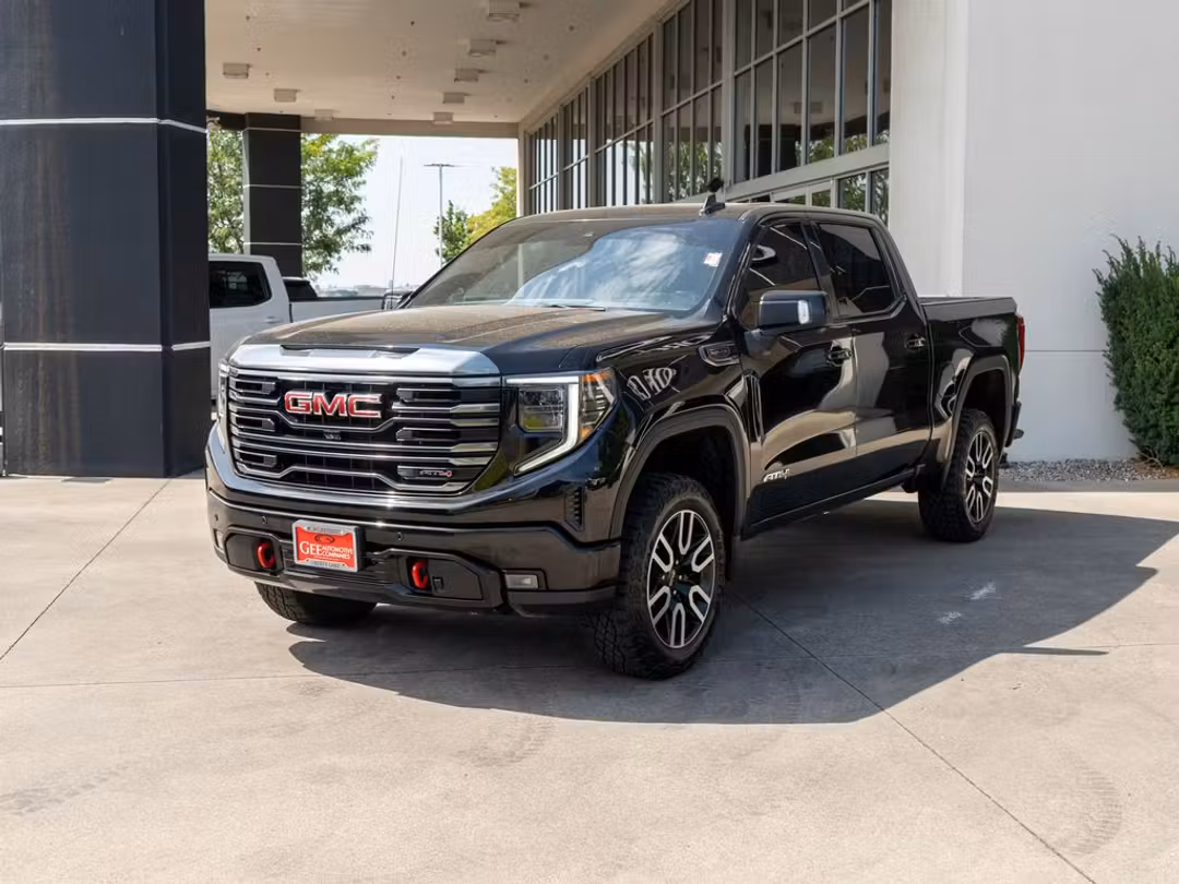 2022 GMC Sierra 1500 AT4 - Image 3