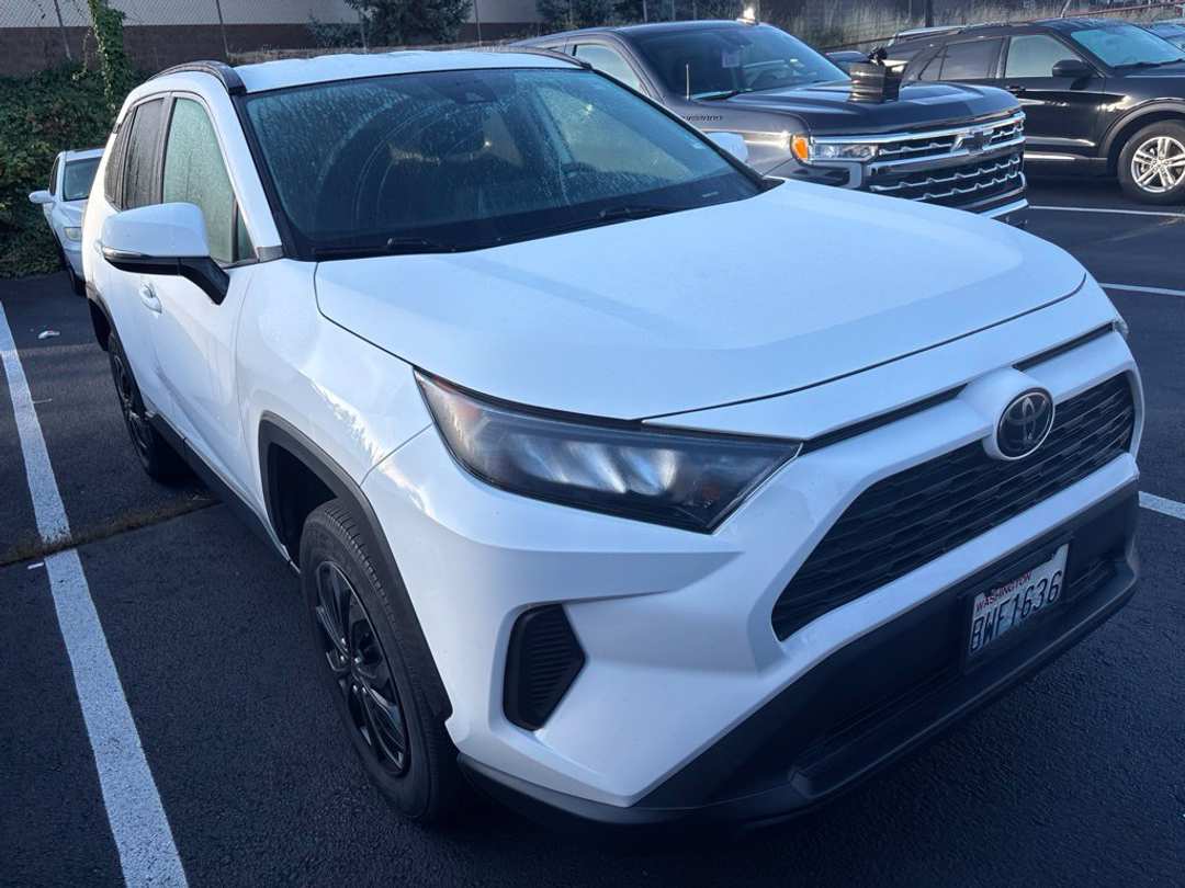 2020 Toyota Rav4 LE - Image 2