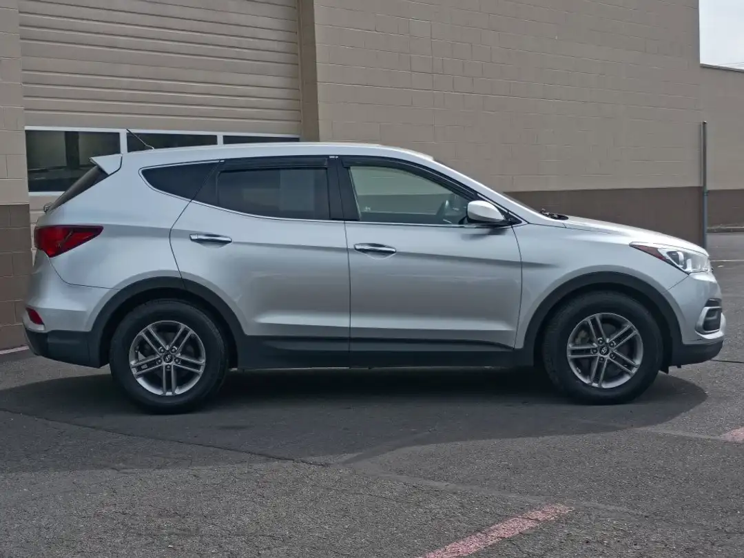 2018 Hyundai Santa Fe Sport 2.4 Base - Image 3