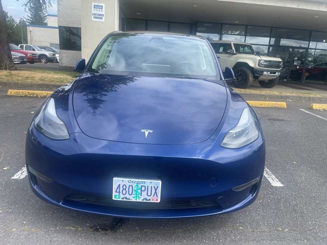 2024 Tesla Model Y Long Range - Image 2