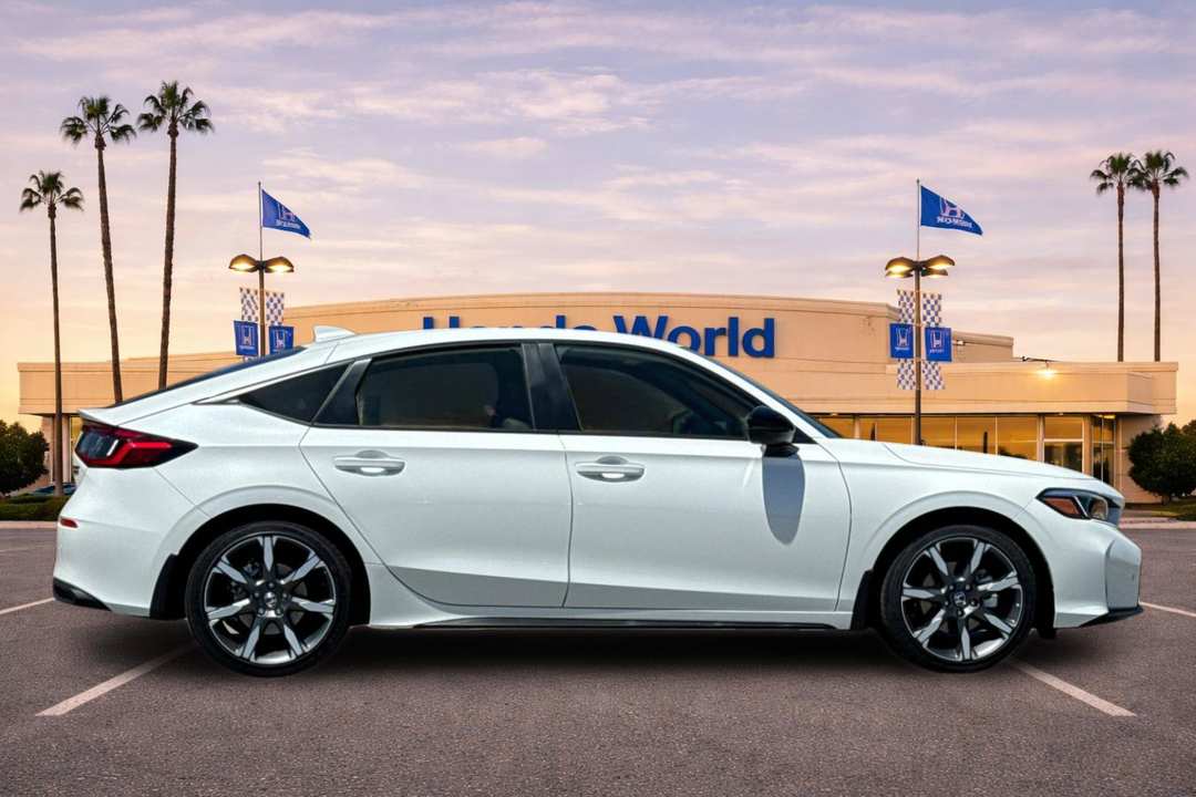 2026 Honda Civic Hybrid Sport Touring - Image 3