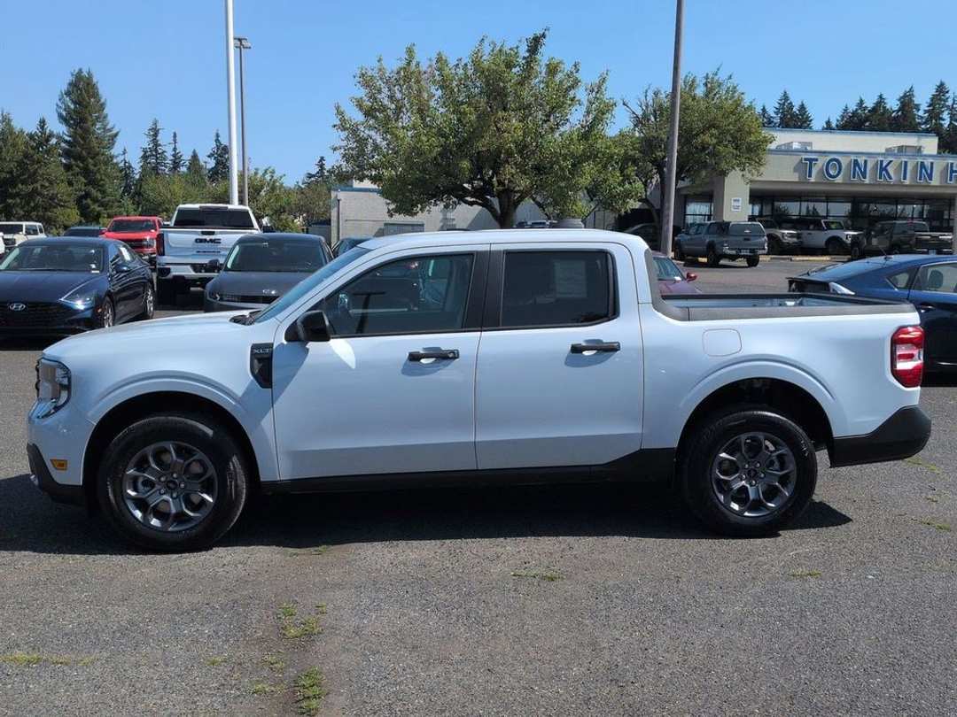 2026 Ford Maverick XLT - Image 2