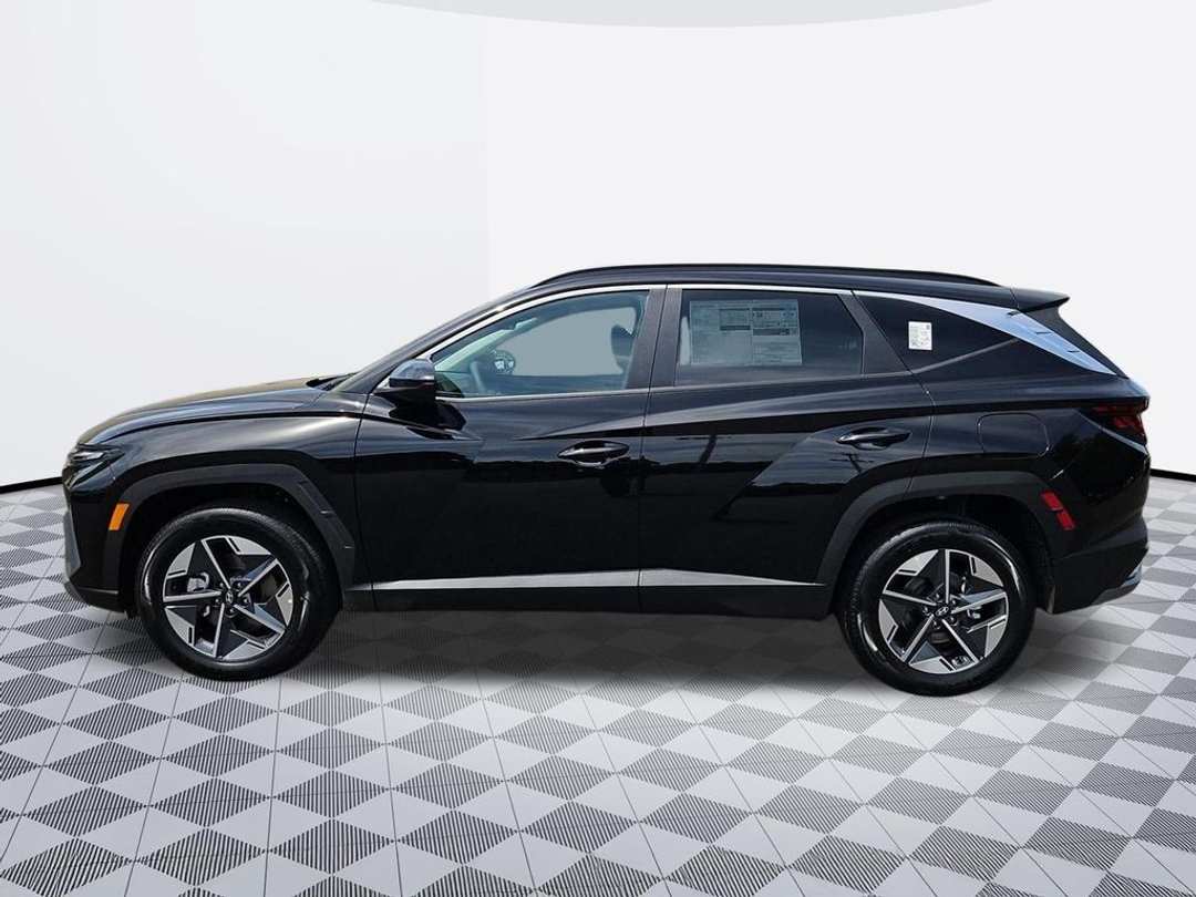 2026 Hyundai Tucson Hybrid SEL - Image 3