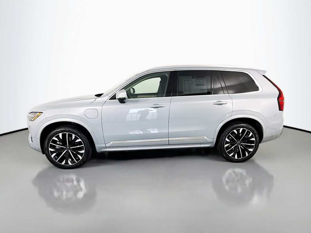 2026 Volvo Xc90 Plug-In Hybrid T8 Plus - Image 2