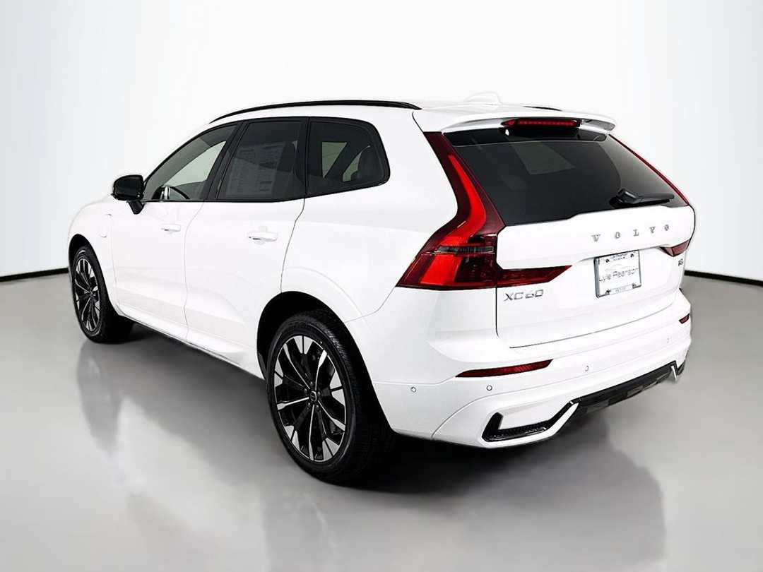 2026 Volvo Xc60 Plug-In Hybrid T8 Plus - Image 3