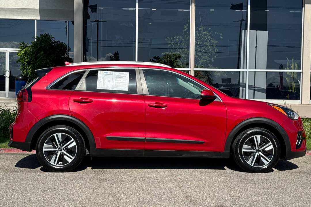 2020 Kia Niro LXS - Image 3