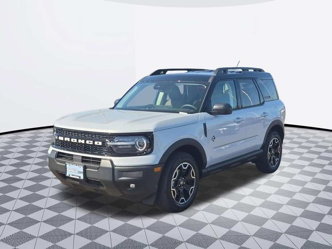 2026 Ford Bronco Sport Outer Banks - Image 2