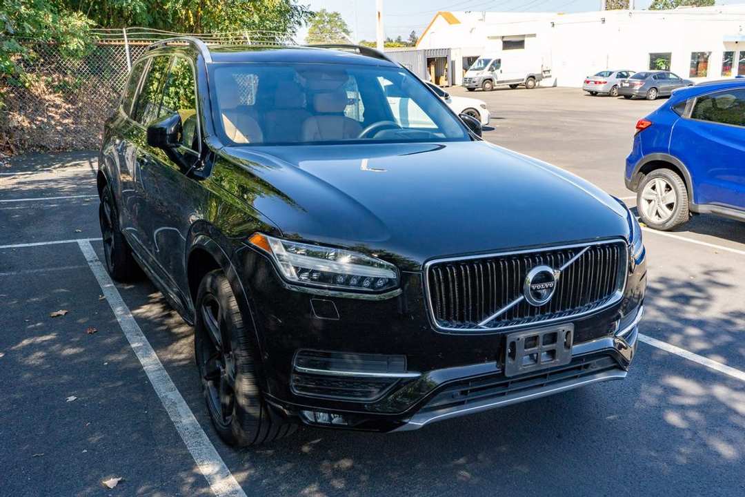 2018 Volvo Xc90 T6 Momentum - Image 3