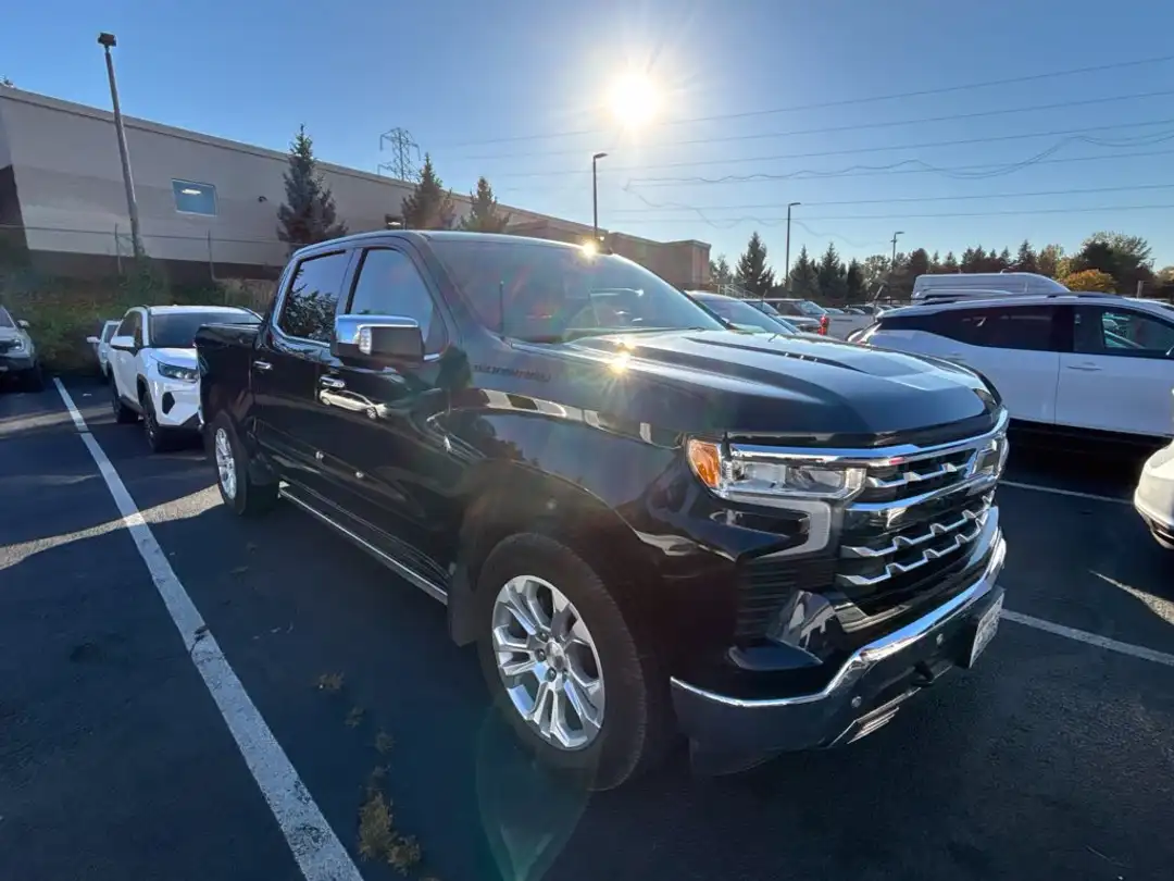 2022 Chevrolet Silverado 1500 LTZ - Image 3