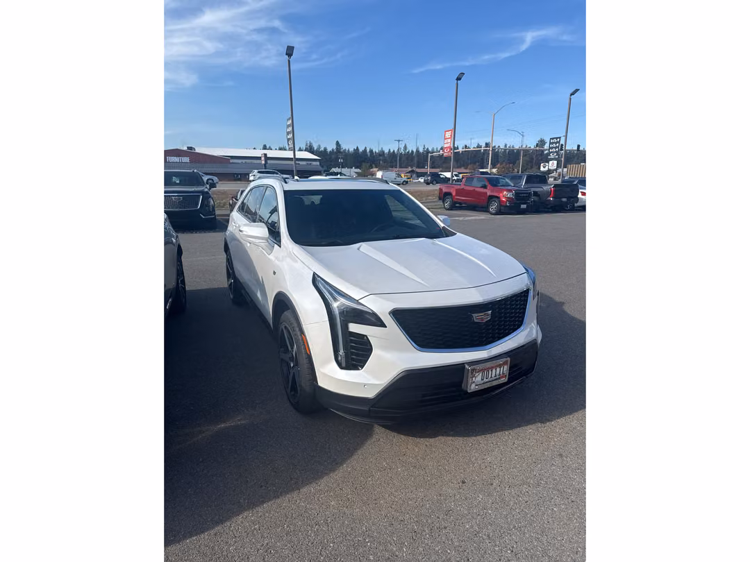 2023 Cadillac Xt4 Sport - Image 2