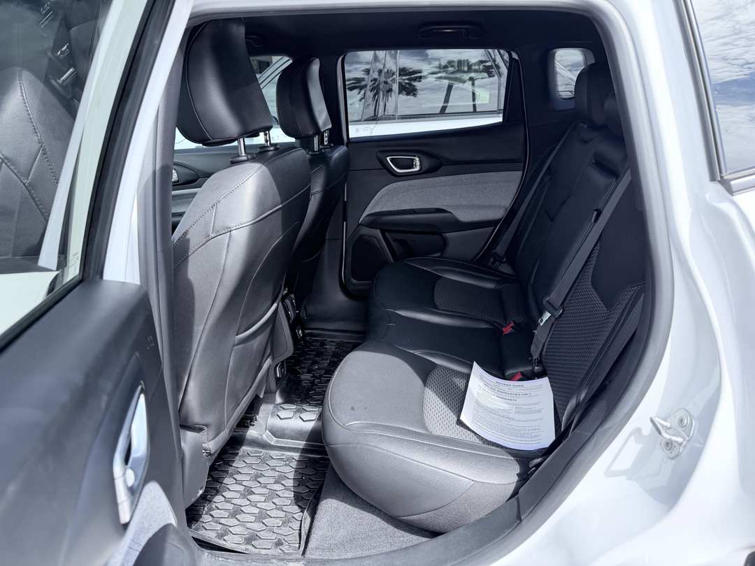 2025 Jeep Compass Latitude - Image 3