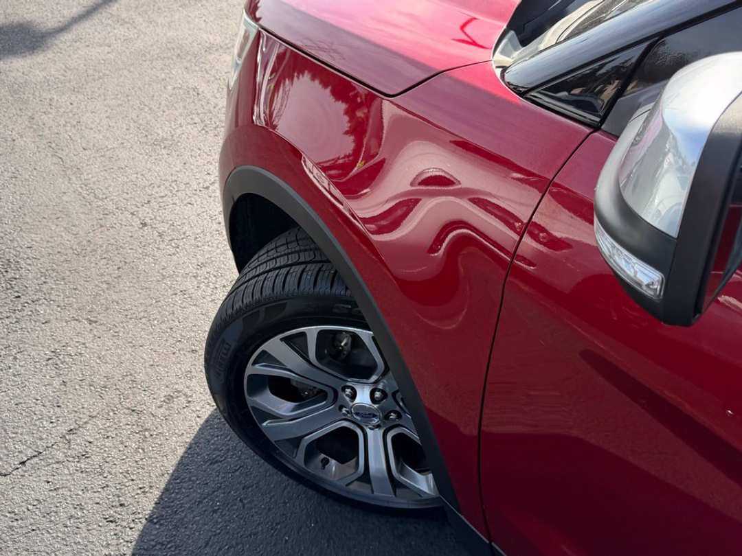 2018 Ford Explorer Platinum - Image 3
