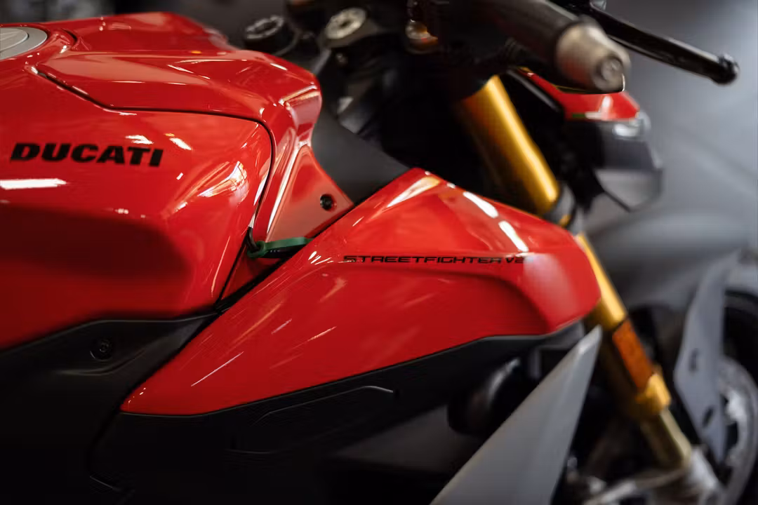 2025 Ducati Streetfighter V2 S - Image 3