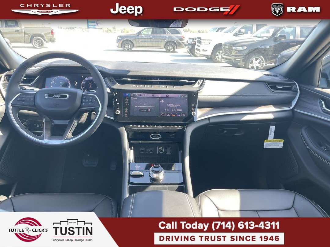 2027 Jeep Grand Cherokee Limited - Image 2