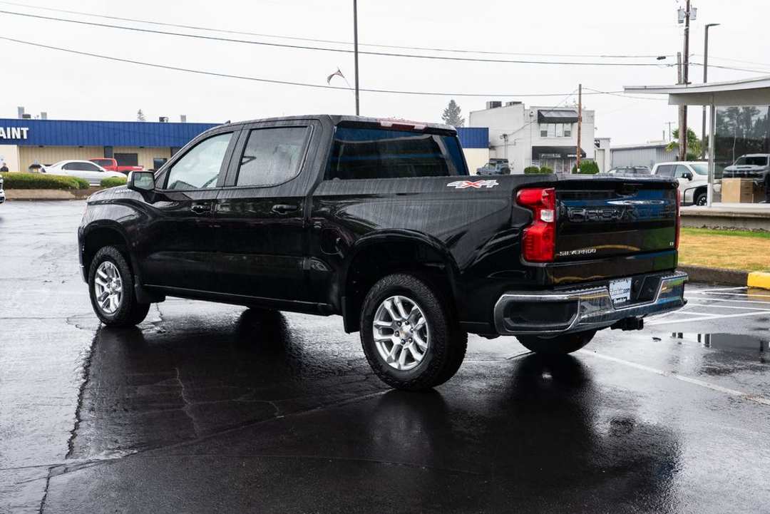 2026 Chevrolet Silverado 1500 LT - Image 2