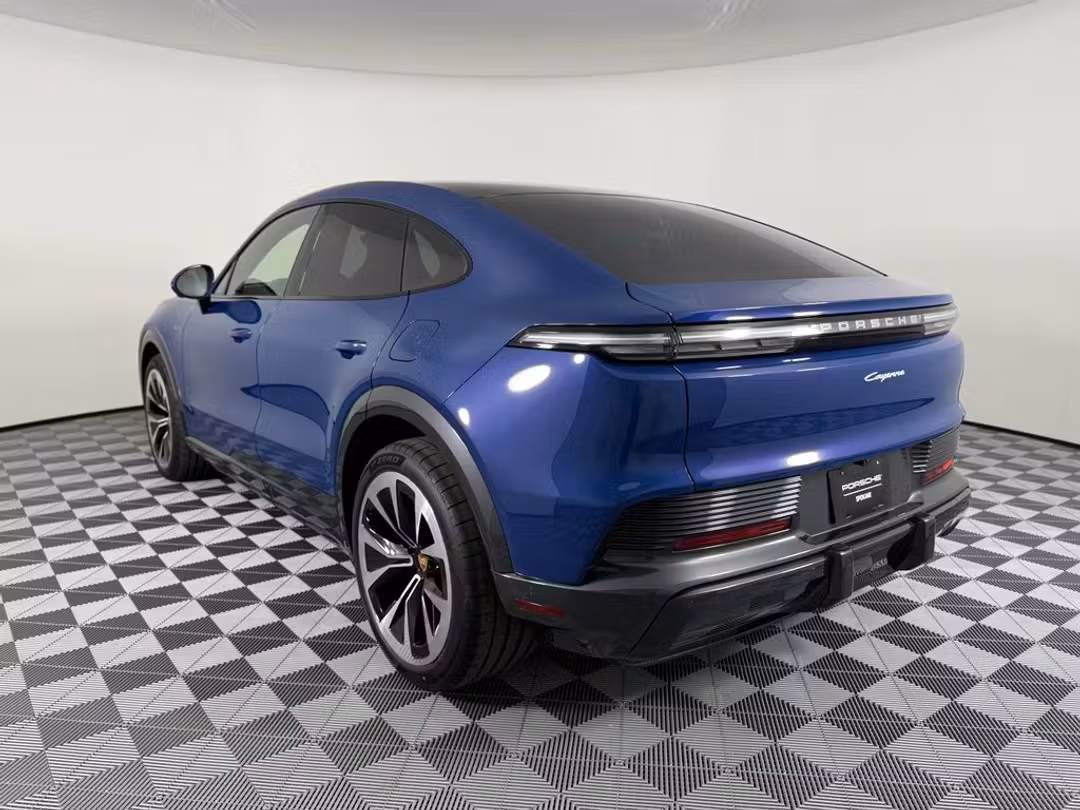 2026 Porsche Cayenne - Image 3