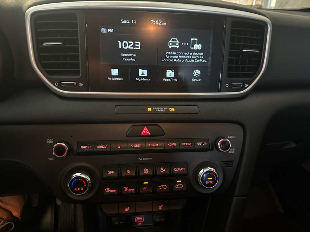 2021 Kia Sportage LX - Image 3