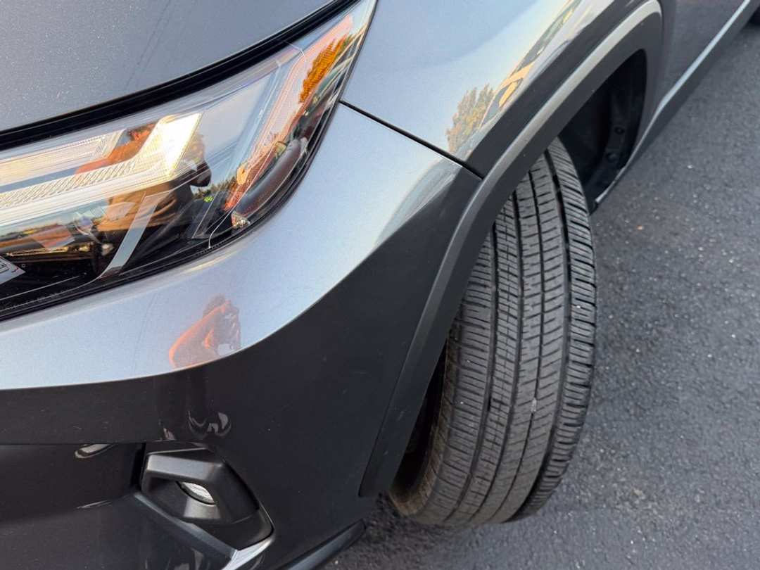 2023 Toyota Rav4 Hybrid Limited - Image 3