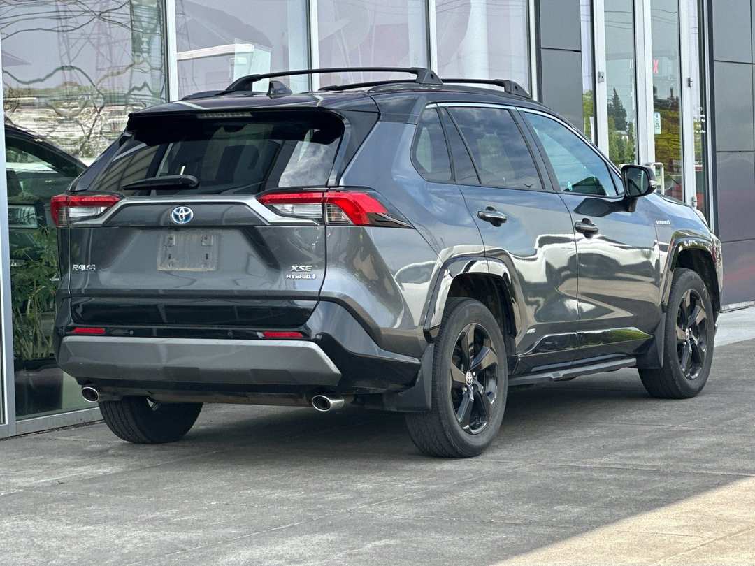 2021 Toyota Rav4 Hybrid XSE - Image 3