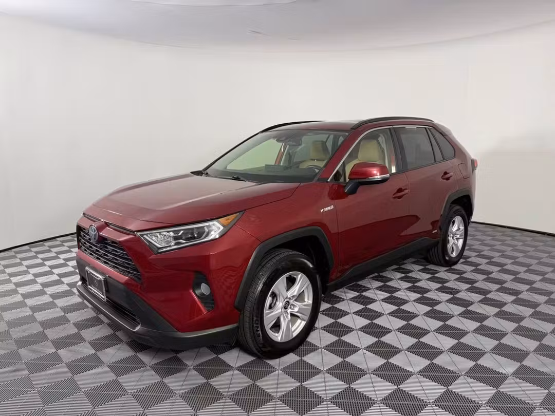 2020 Toyota Rav4 Hybrid XLE - Image 3
