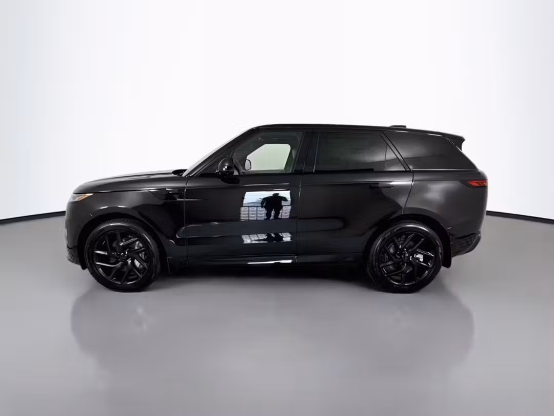 2026 Land Rover Range Rover Sport Dynamic SE - Image 2