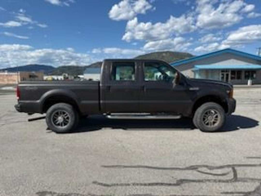 2006 Ford F-250Sd - Image 3