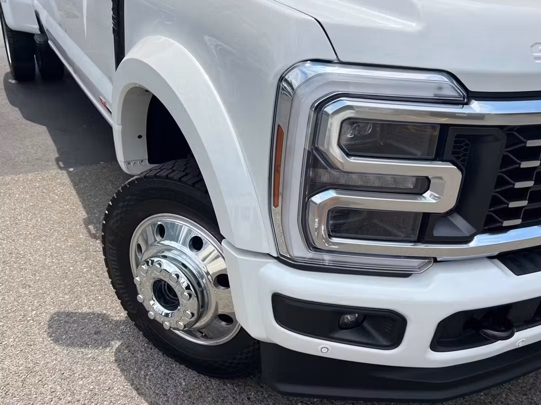 2026 Ford F-450Sd Platinum - Image 2