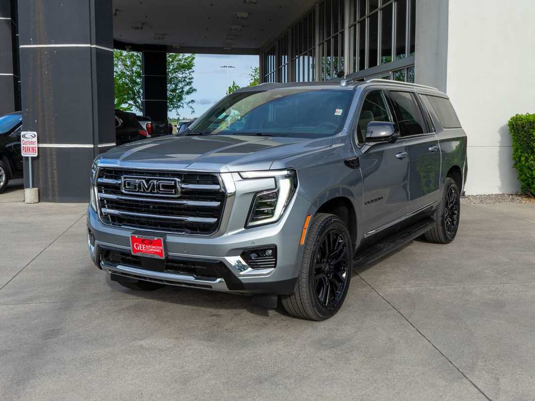 2026 GMC Yukon Xl Elevation - Image 3