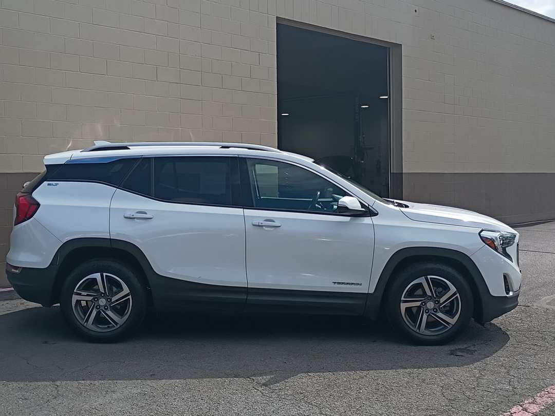 2020 GMC Terrain SLT - Image 3