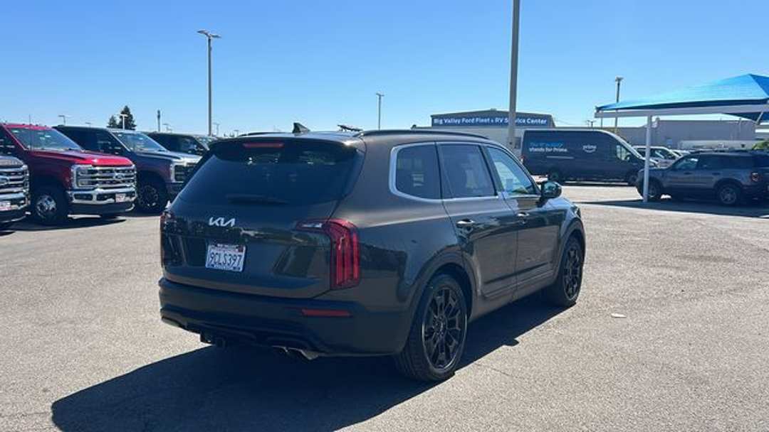 2022 Kia Telluride SX - Image 3