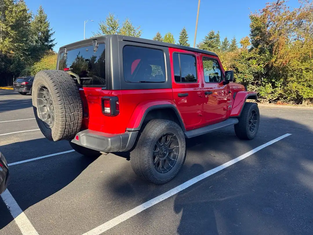 2018 Jeep Wrangler Unlimited Sahara - Image 3
