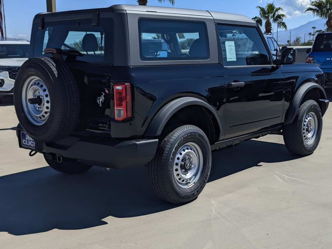 2026 Ford Bronco Base - Image 2