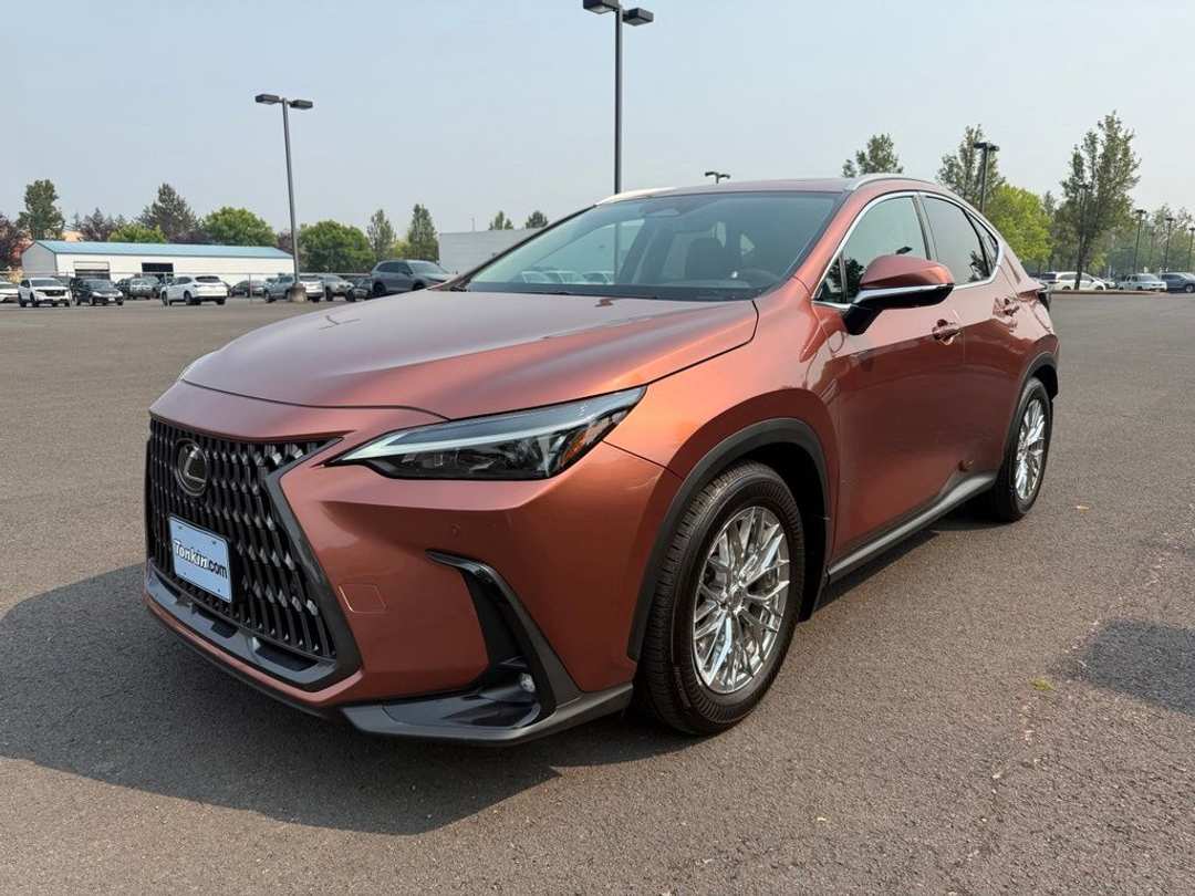 2025 Lexus NX 350 Premium - Image 3