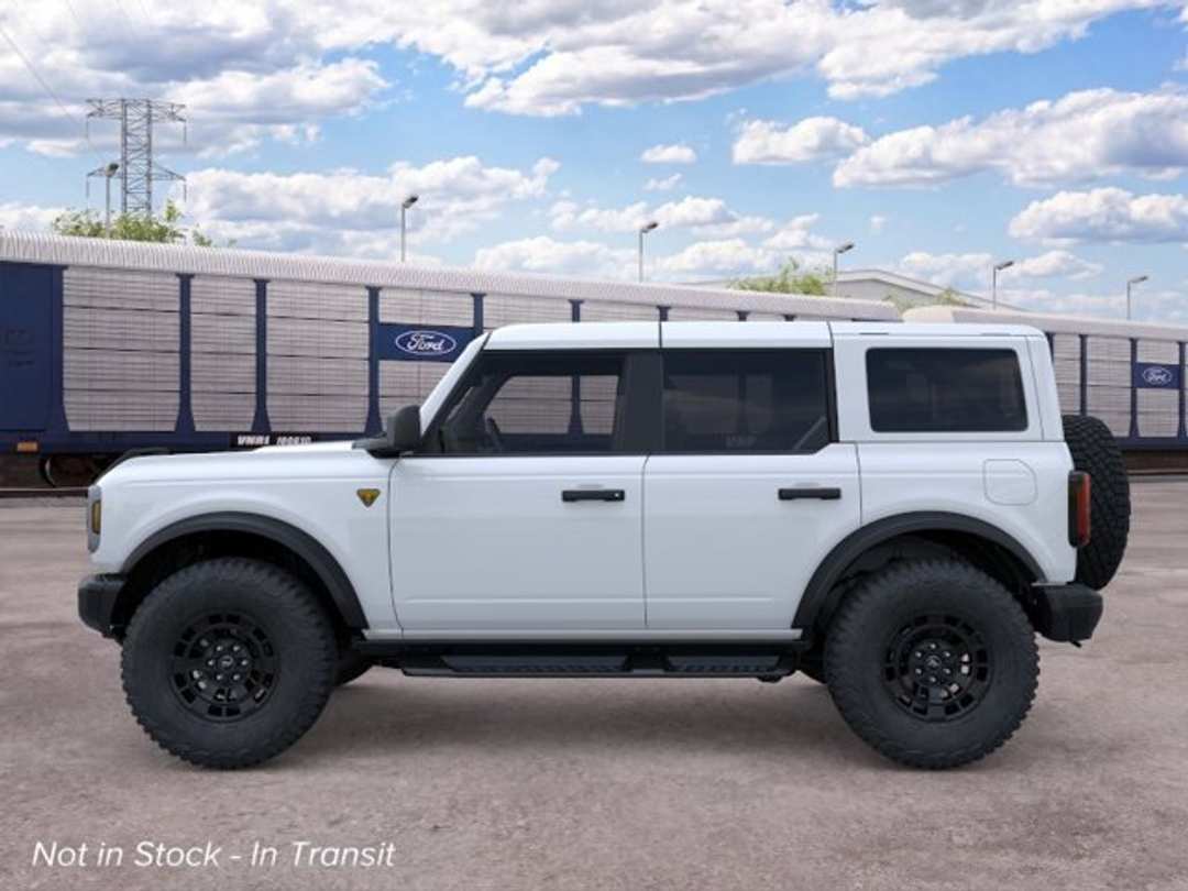 2026 Ford Bronco Badlands - Image 3