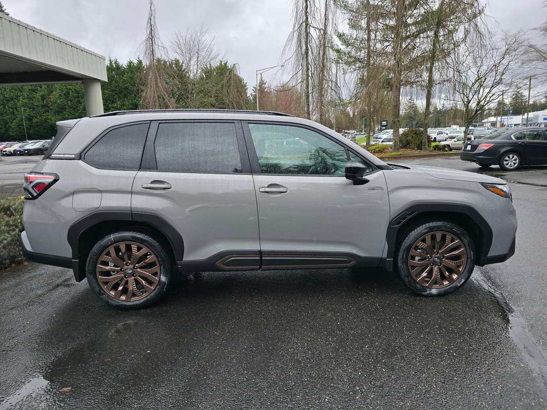 2026 Subaru Forester Sport Hybrid - Image 3
