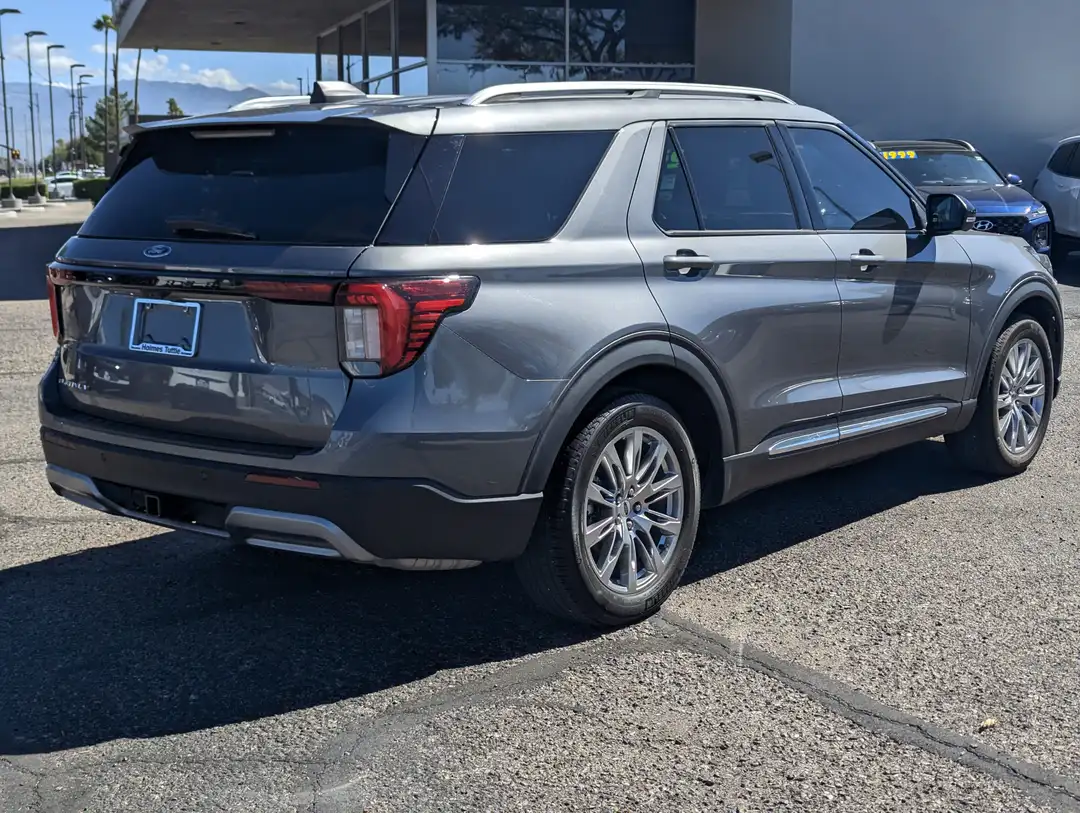 2025 Ford Explorer Platinum - Image 2