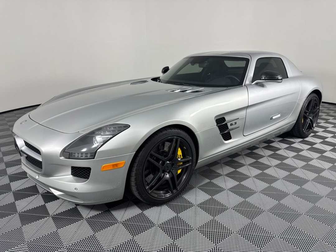 2011 Mercedes-Benz AMG Sls Gullwing - Image 3