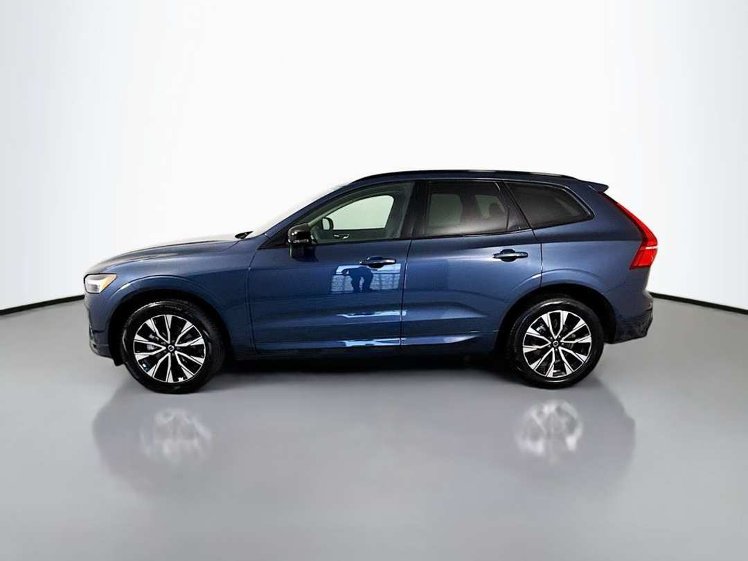 2025 Volvo Xc60 B5 Core - Image 2