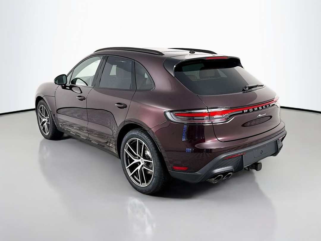 2026 Porsche Macan - Image 3