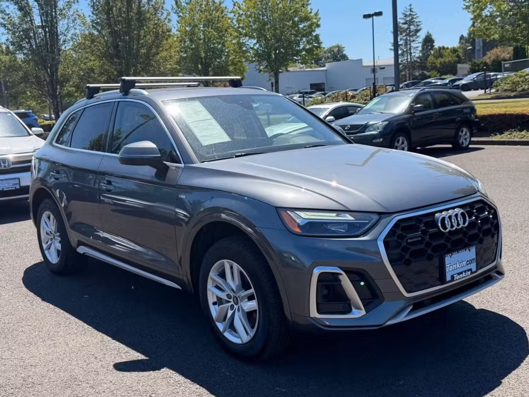 2024 Audi Q5 45 S line Premium - Image 2