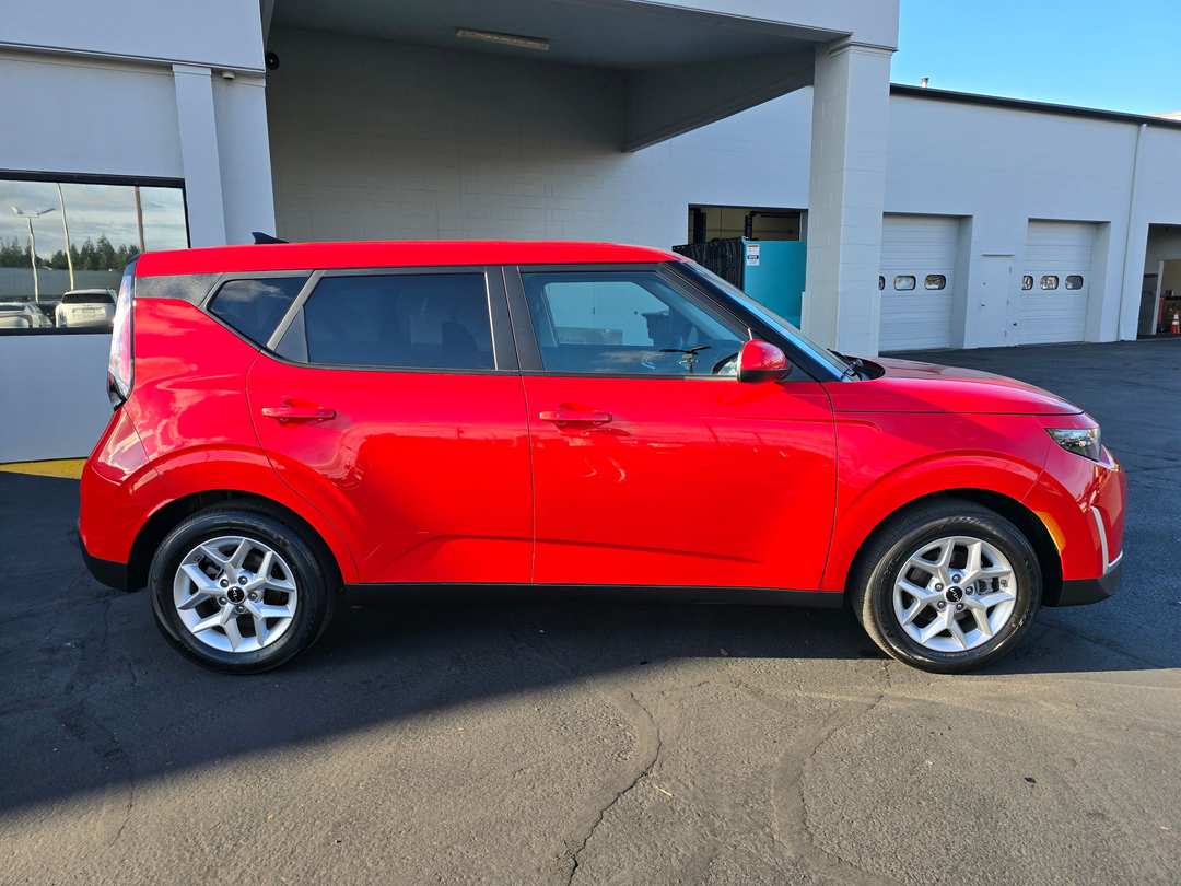 2025 Kia Soul S - Image 3