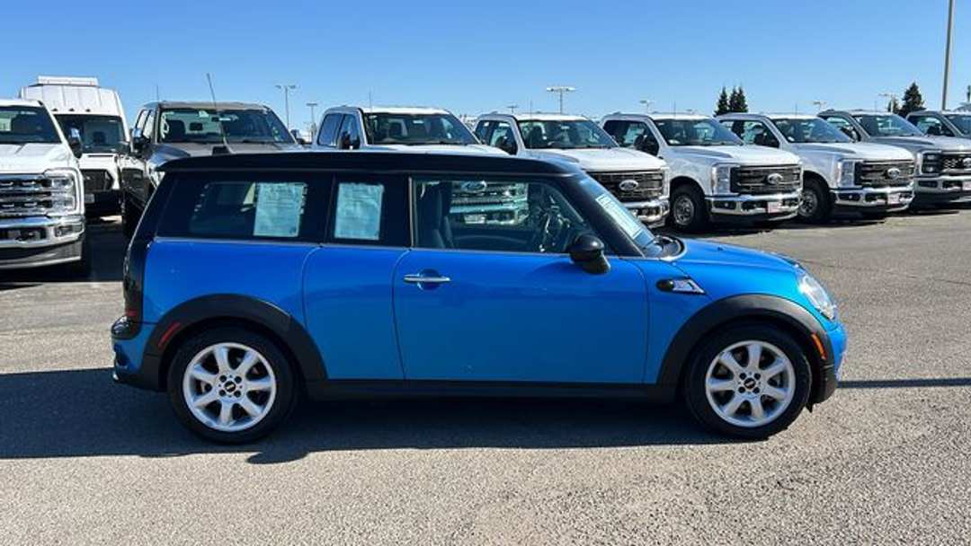 2010 MINI Cooper S Clubman - Image 2
