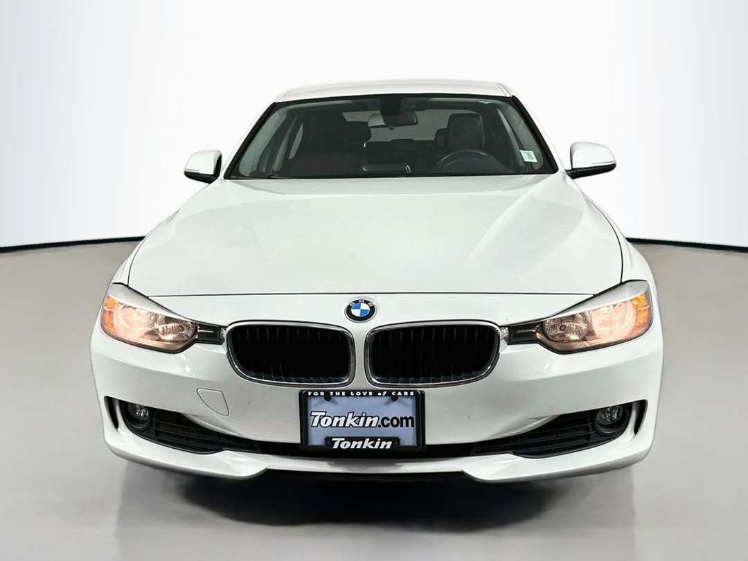 2015 BMW 3 Series 320i - Image 3